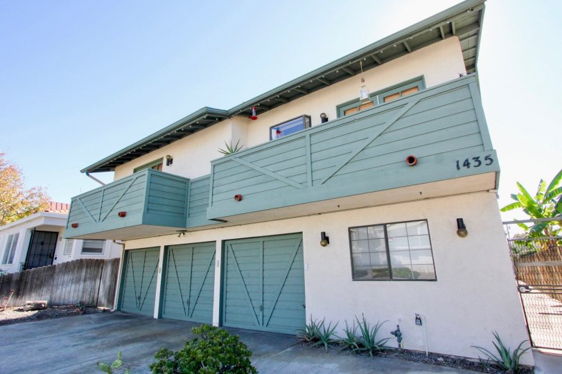 1435 Essex Hillcrest CA